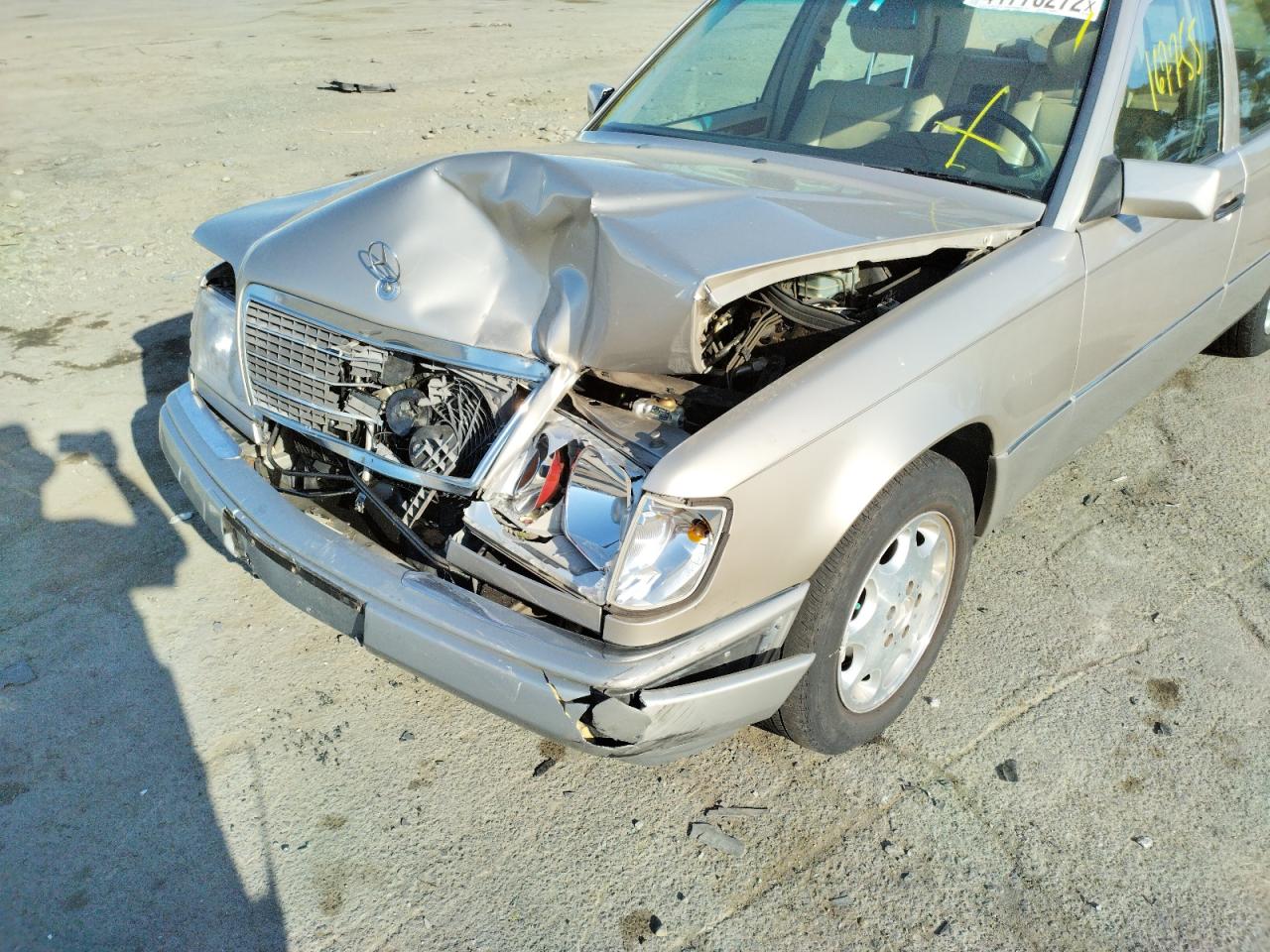 Photo 9 from auction – 1995 MERCEDES-BENZ E 320 BASE with VIN WDBEA32E7SC200807