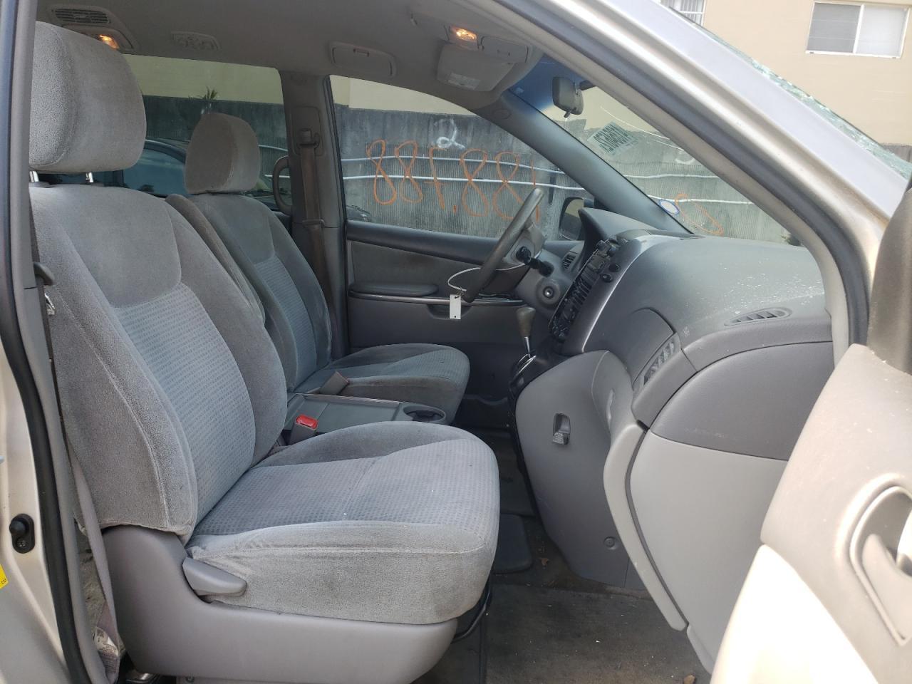 Photo 5 from auction – 2010 TOYOTA SIENNA CE with VIN 5TDKK4CC6AS297080