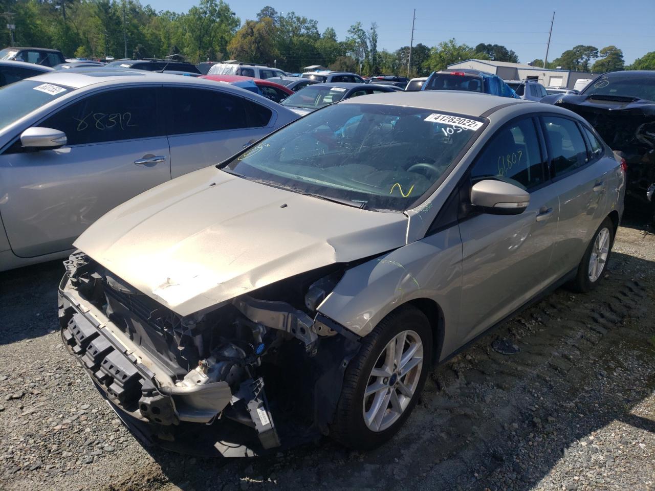 Photo 2 from auction – 2016 FORD FOCUS SE with VIN 1FADP3F28GL371056