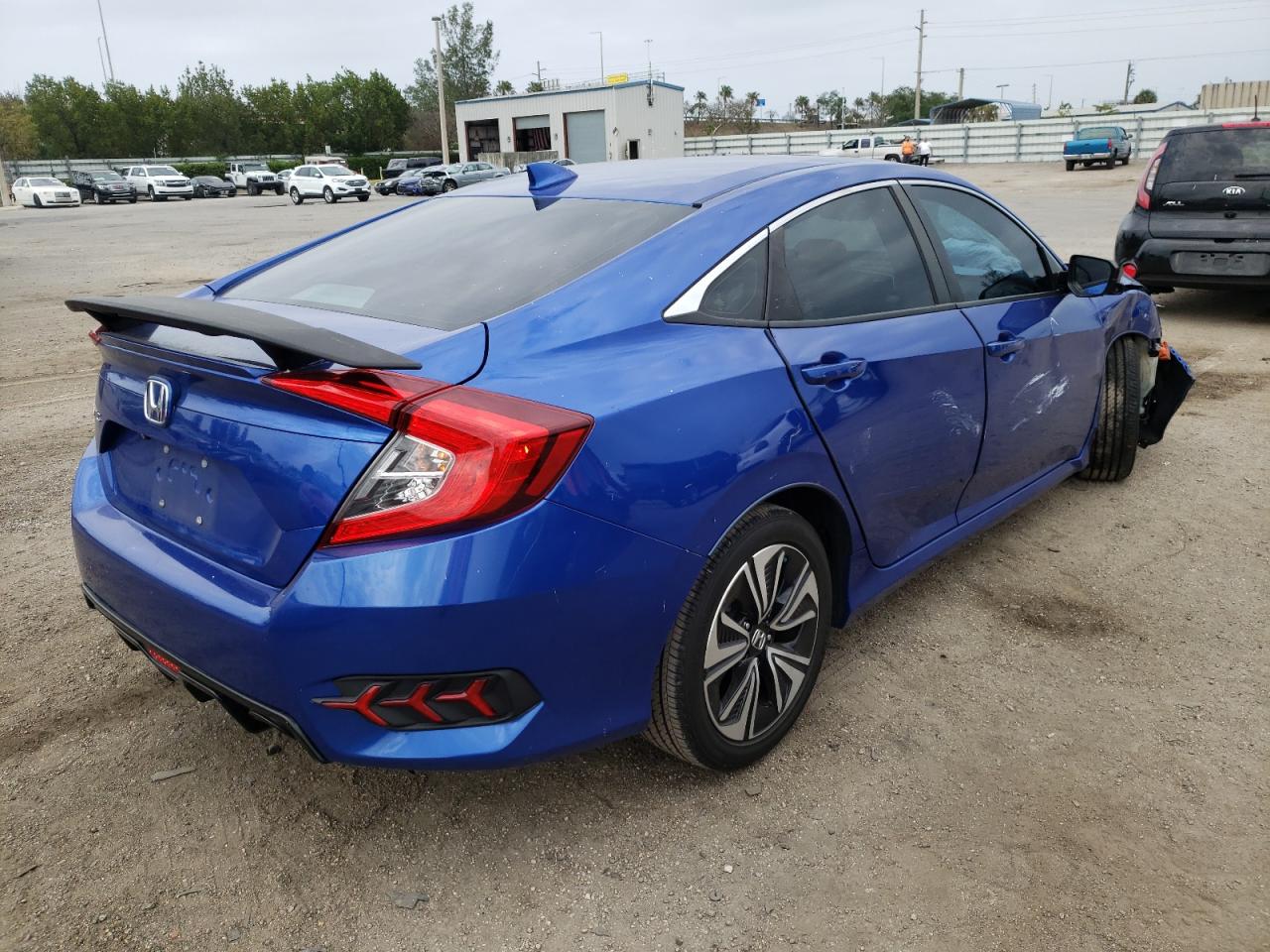 Photo 4 from auction – 2017 HONDA CIVIC EXL with VIN 19XFC1F71HE030543
