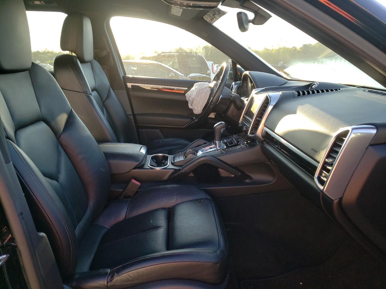 Photo 5 from auction – 2014 PORSCHE CAYENNE with VIN WP1AA2A24ELA95132