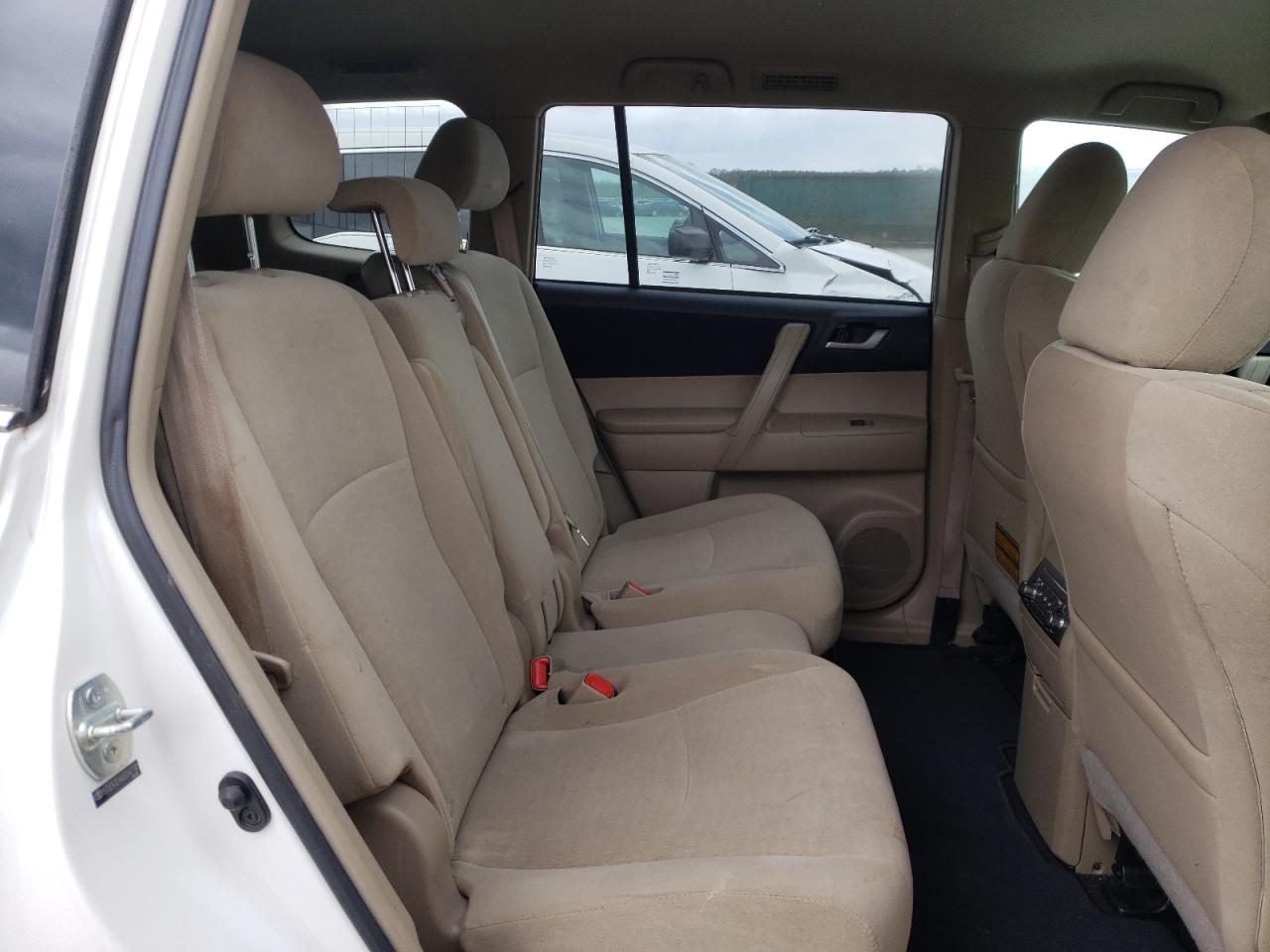 Photo 6 from auction – 2013 TOYOTA HIGHLANDER with VIN 5TDZA3EH4DS042100