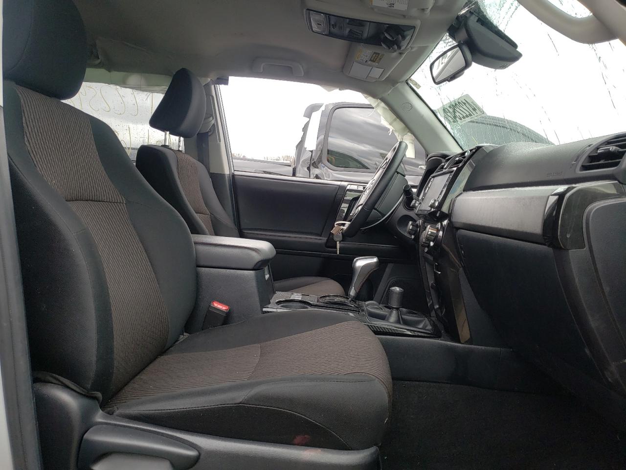 Photo 5 from auction – 2020 TOYOTA 4RUNNER SR with VIN JTEBU5JR9L5772779