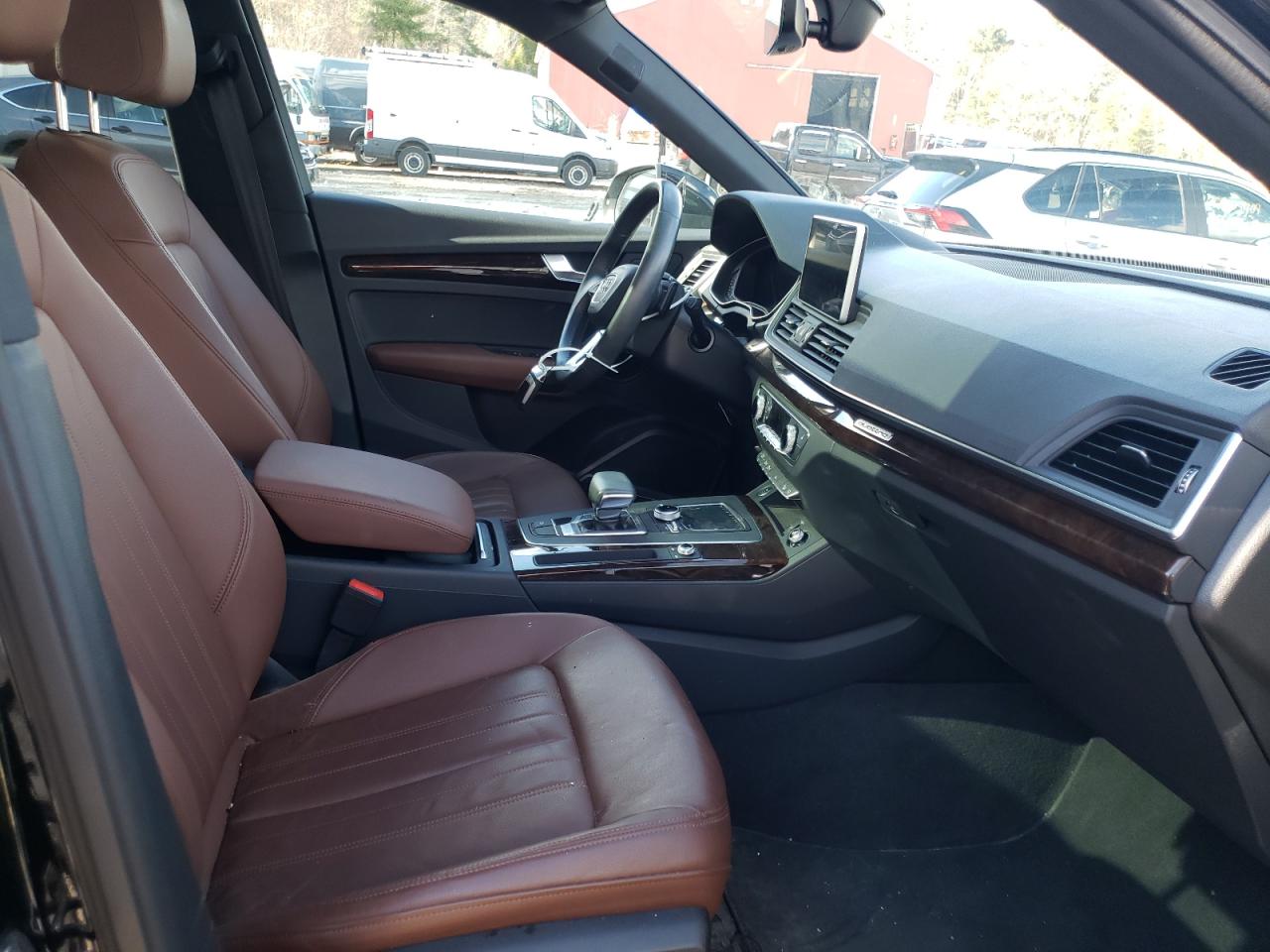 Photo 5 from auction – 2018 AUDI Q5 PREMIUM with VIN WA1BNAFY8J2190899