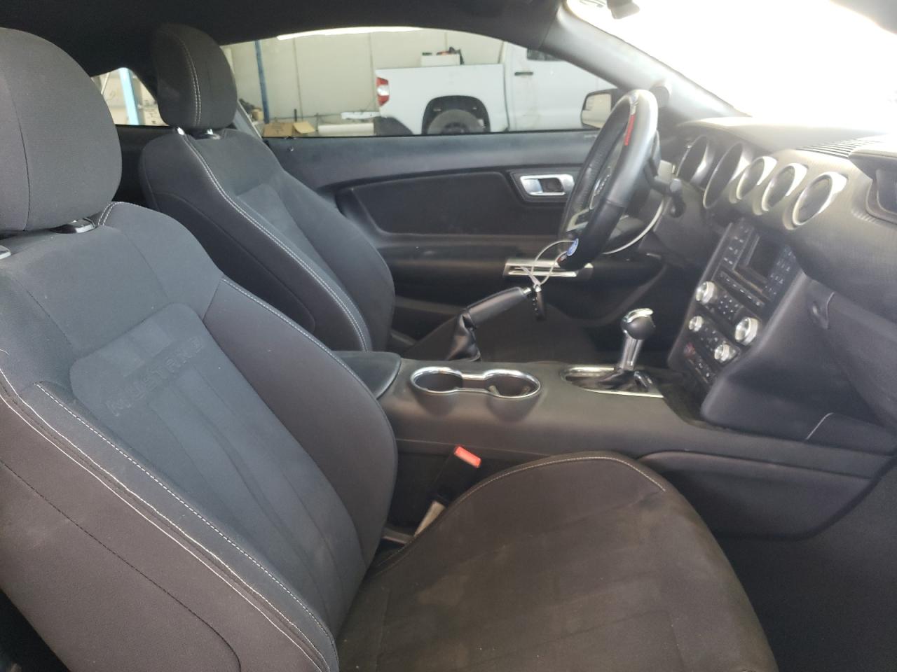 Photo 5 from auction – 2018 FORD MUSTANG with VIN 1FA6P8TH0J5109042