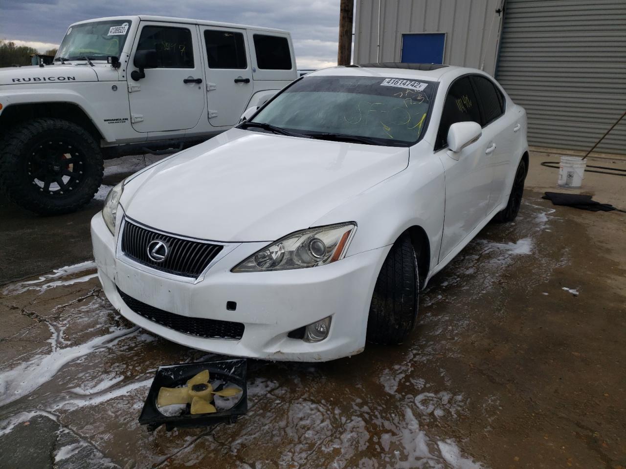 Photo 2 from auction – 2009 LEXUS IS 250 with VIN JTHCK262495031231