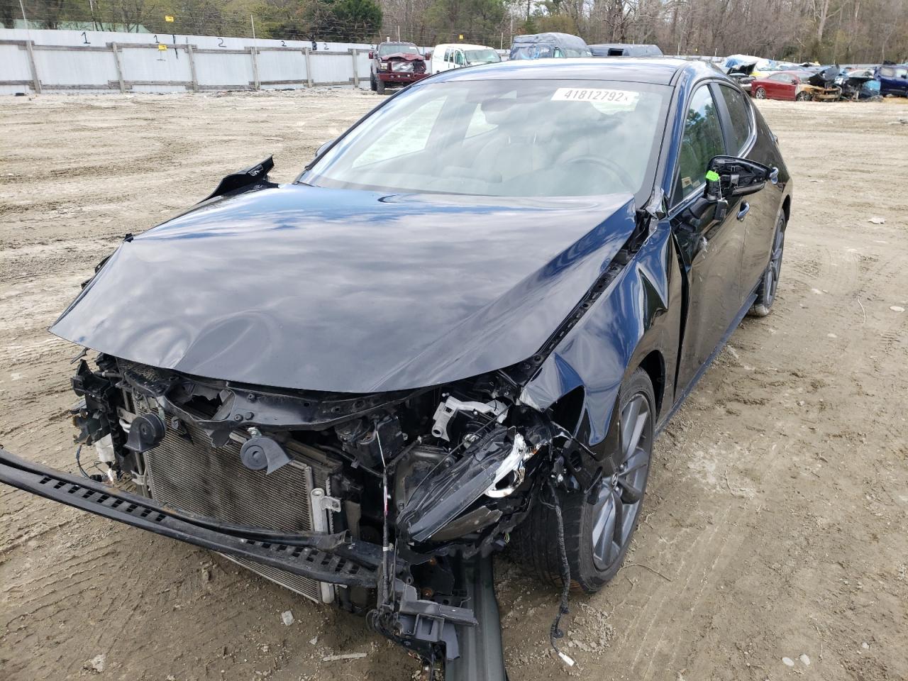 Photo 2 from auction – 2019 MAZDA 3 with VIN JM1BPBJM5K1136199