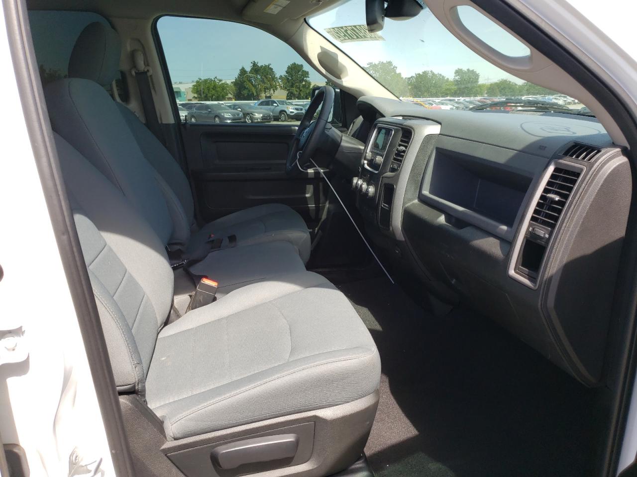 Photo 5 from auction – 2018 RAM 1500 ST with VIN 1C6RR6FG2JS210231