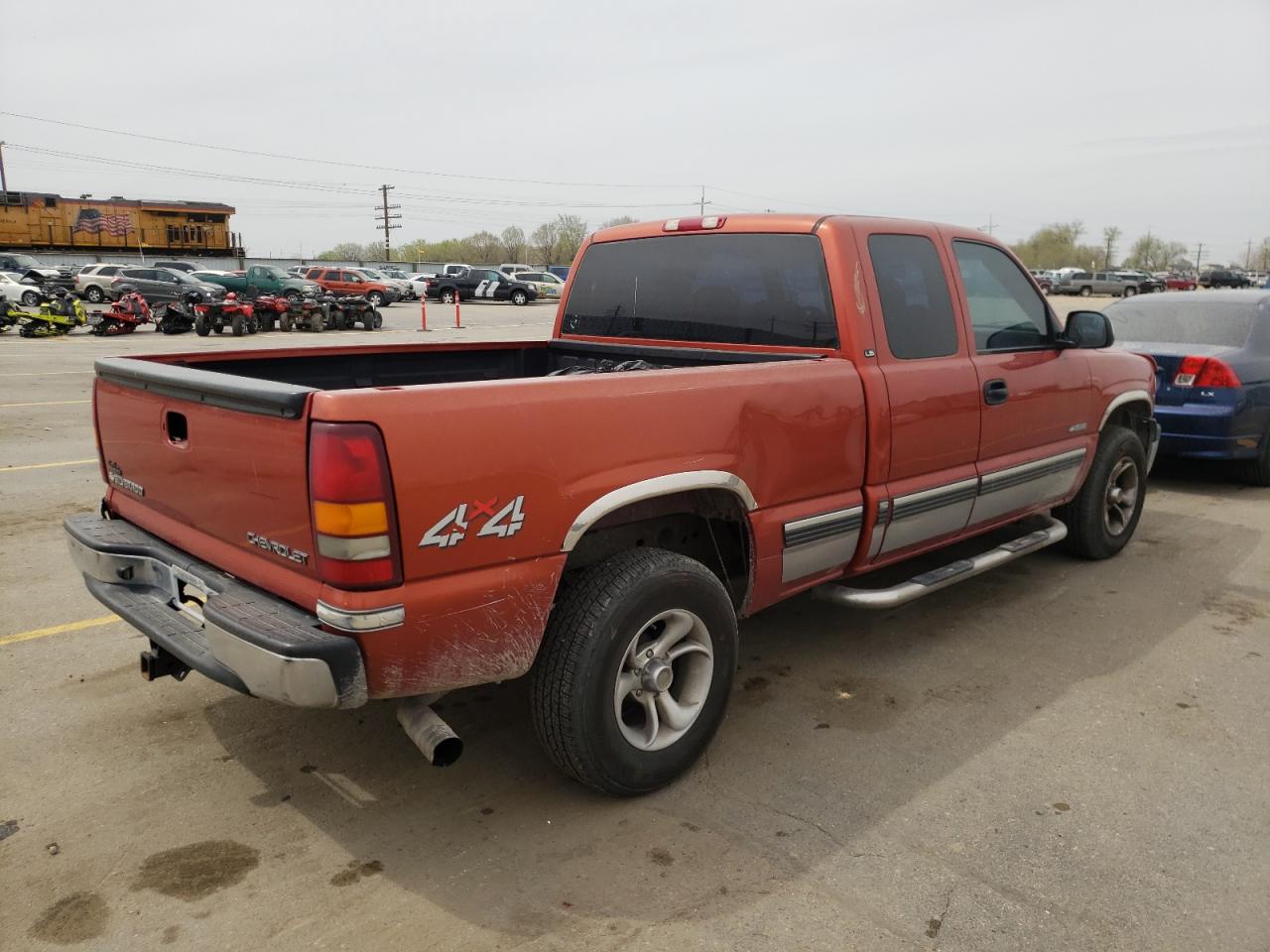 Photo 4 from auction – 2001 CHEVROLET SILVERADO with VIN 1GCEK19T61E159404
