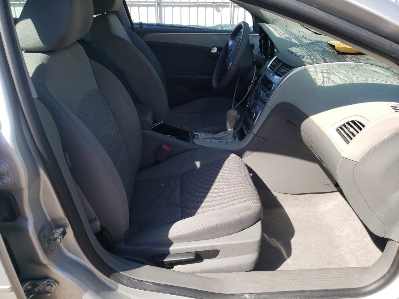 Photo 5 from auction – 2012 CHEVROLET MALIBU LS with VIN 1G1ZA5EU5CF395266