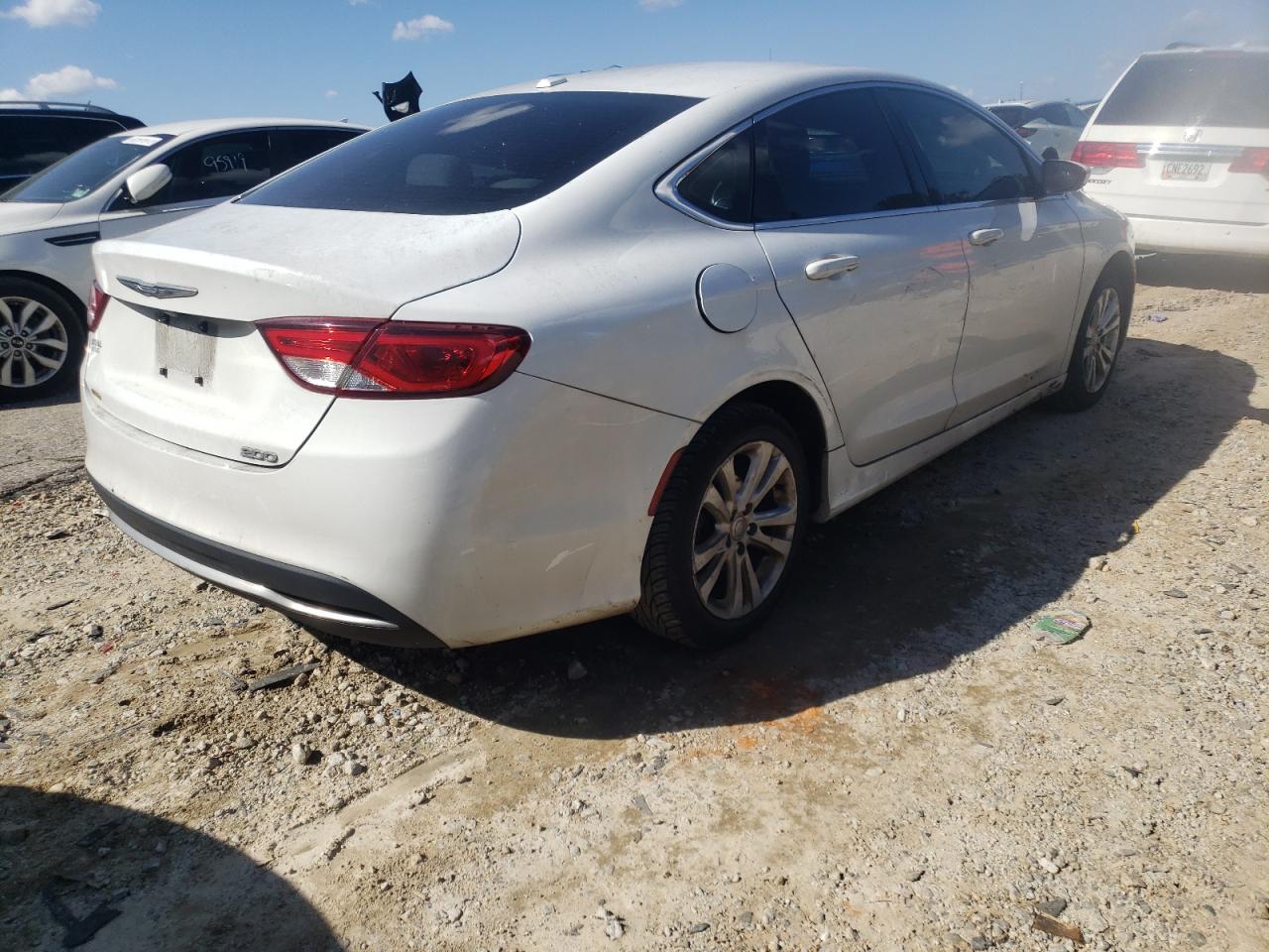 Photo 4 from auction – 2015 CHRYSLER 200 LIMITE with VIN 1C3CCCAB5FN742481