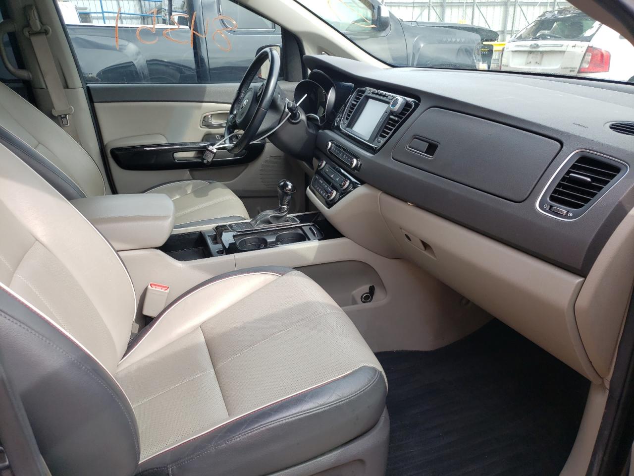 Photo 5 from auction – 2015 KIA SEDONA EX with VIN KNDMC5C15F6019532