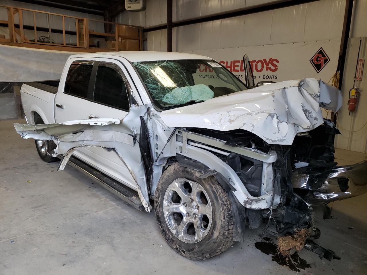RAM 1500 LARAM 2015 with VIN 1C6RR7NT8FS643581 - Photo from auction