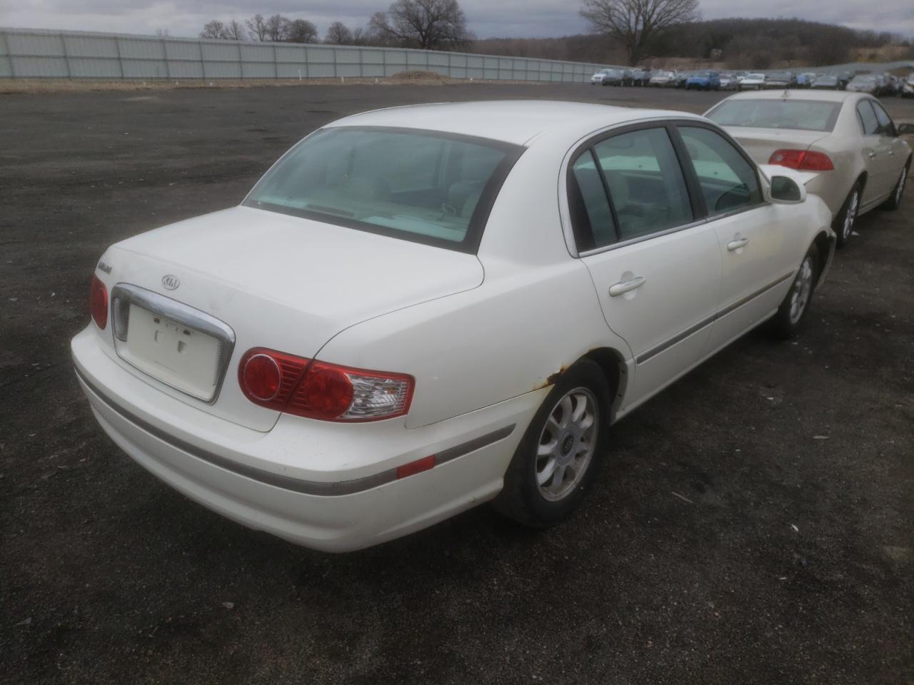 Photo 4 from auction – 2006 KIA AMANTI with VIN KNALD124965103756