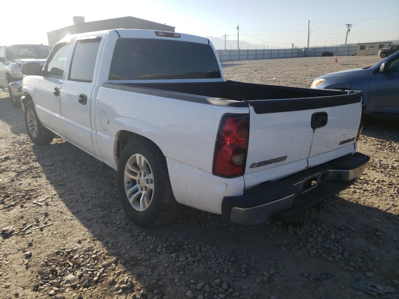 Photo 3 from auction – 2005 CHEVROLET SILVERADO with VIN 2GCEC13T351123490