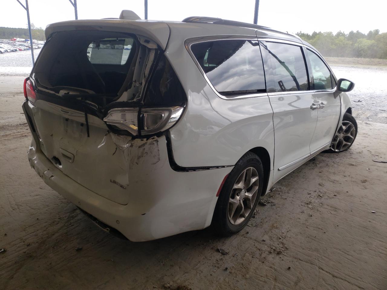 Photo 4 from auction – 2018 CHRYSLER PACIFICA L with VIN 2C4RC1GG5JR170899