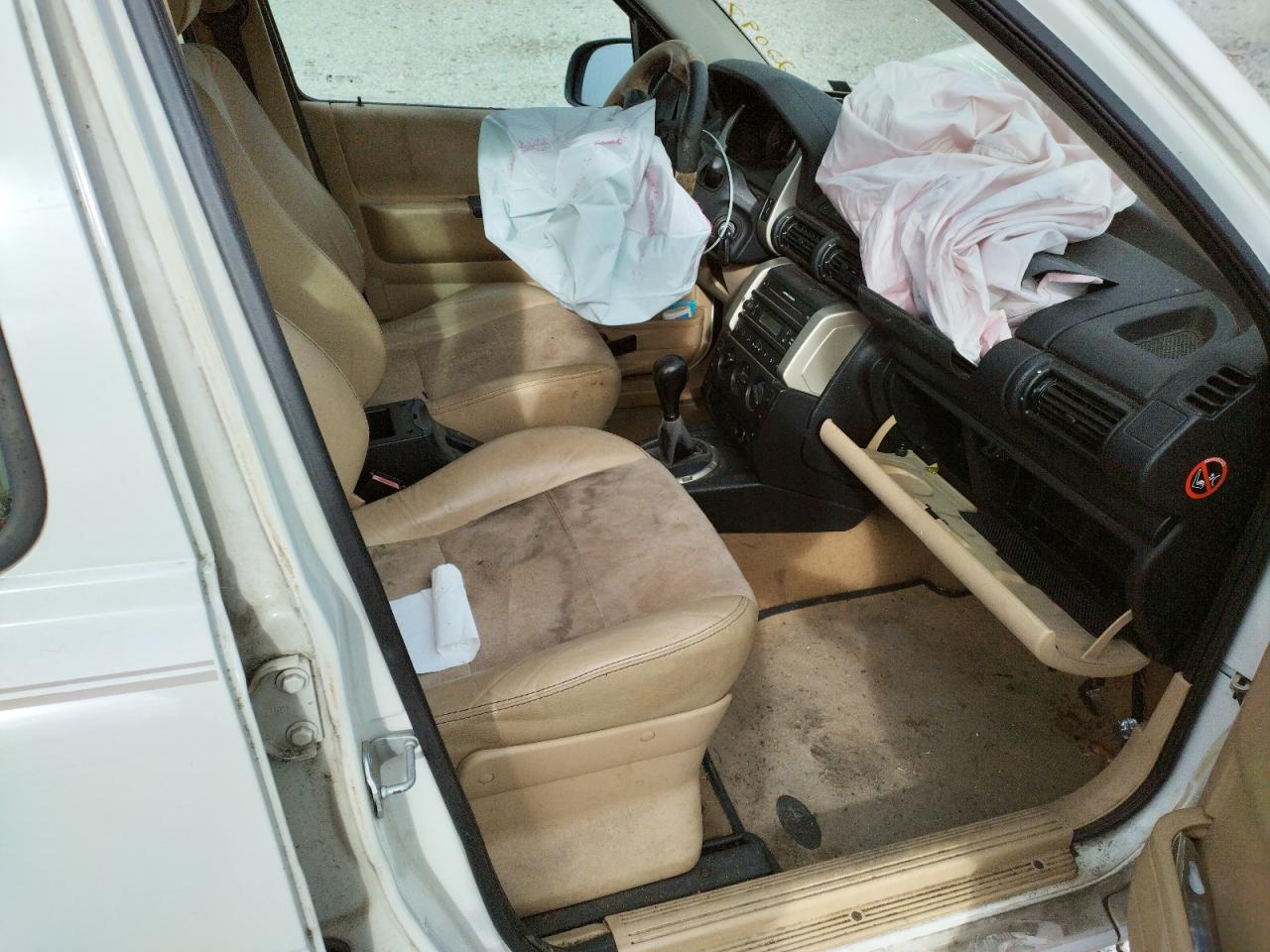 Photo 5 from auction – 2004 LAND ROVER FREELANDER with VIN SALNY22224A299461