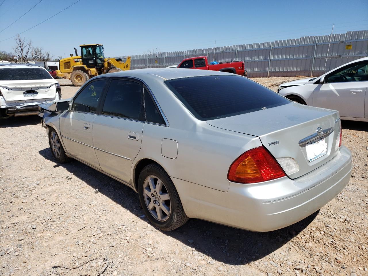 Photo 3 from auction – 2000 TOYOTA AVALON XL with VIN 4T1BF28B3YU011650
