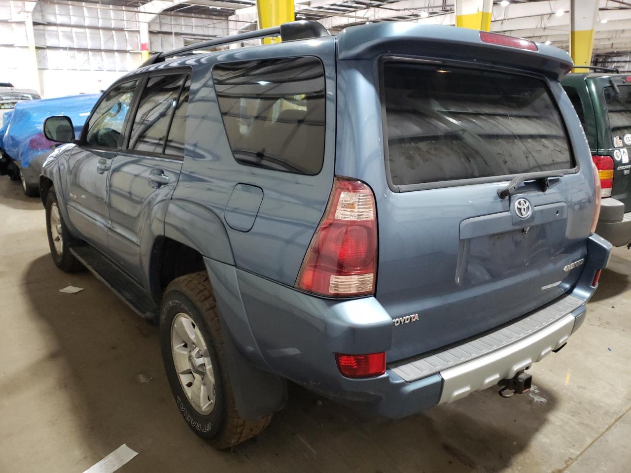 Photo 3 from auction – 2004 TOYOTA 4RUNNER SR with VIN JTEBU14R040043962