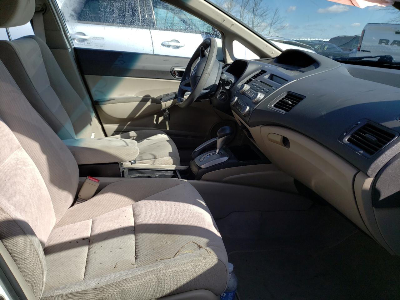 Photo 5 from auction – 2011 HONDA CIVIC LX with VIN 2HGFA1F59BH533951