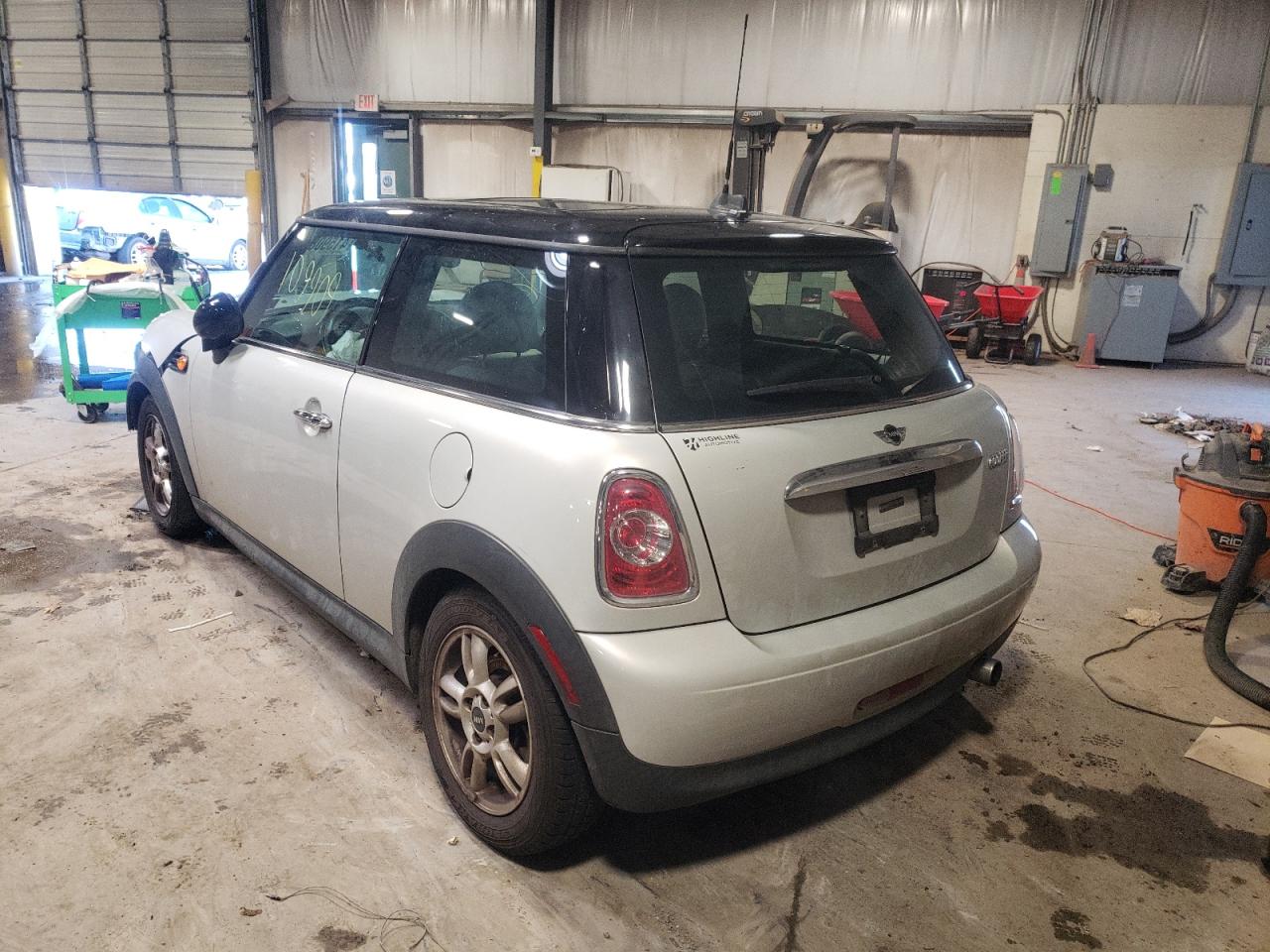 Photo 3 from auction – 2013 MINI COOPER with VIN WMWSU3C53DT544130