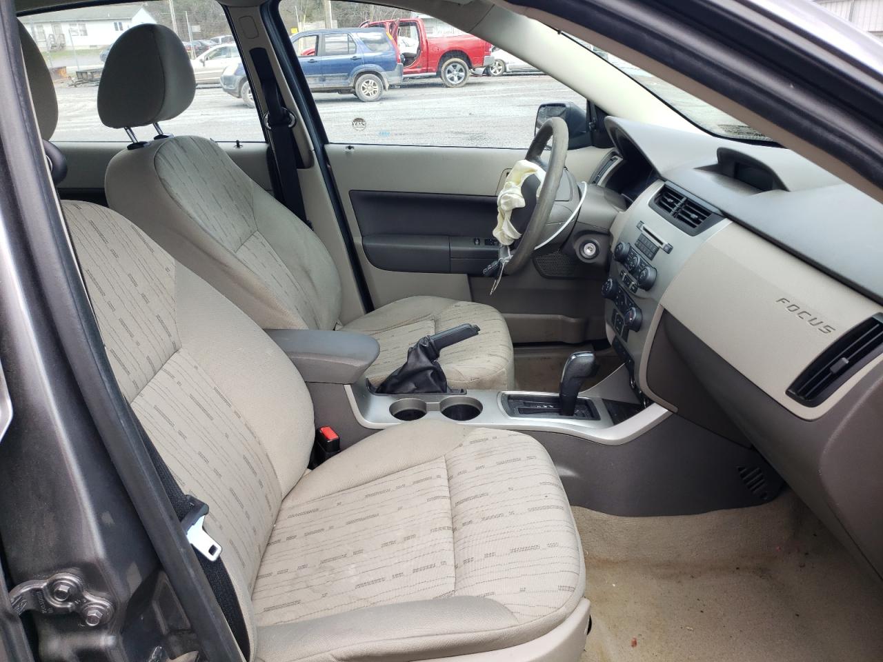 Photo 5 from auction – 2011 FORD FOCUS SE with VIN 1FAHP3FN6BW172624