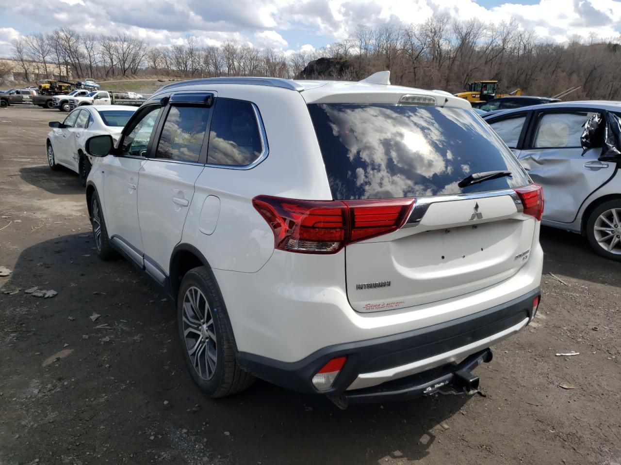 Photo 3 from auction – 2018 MITSUBISHI OUTLANDER with VIN JA4JZ4AX7JZ004633