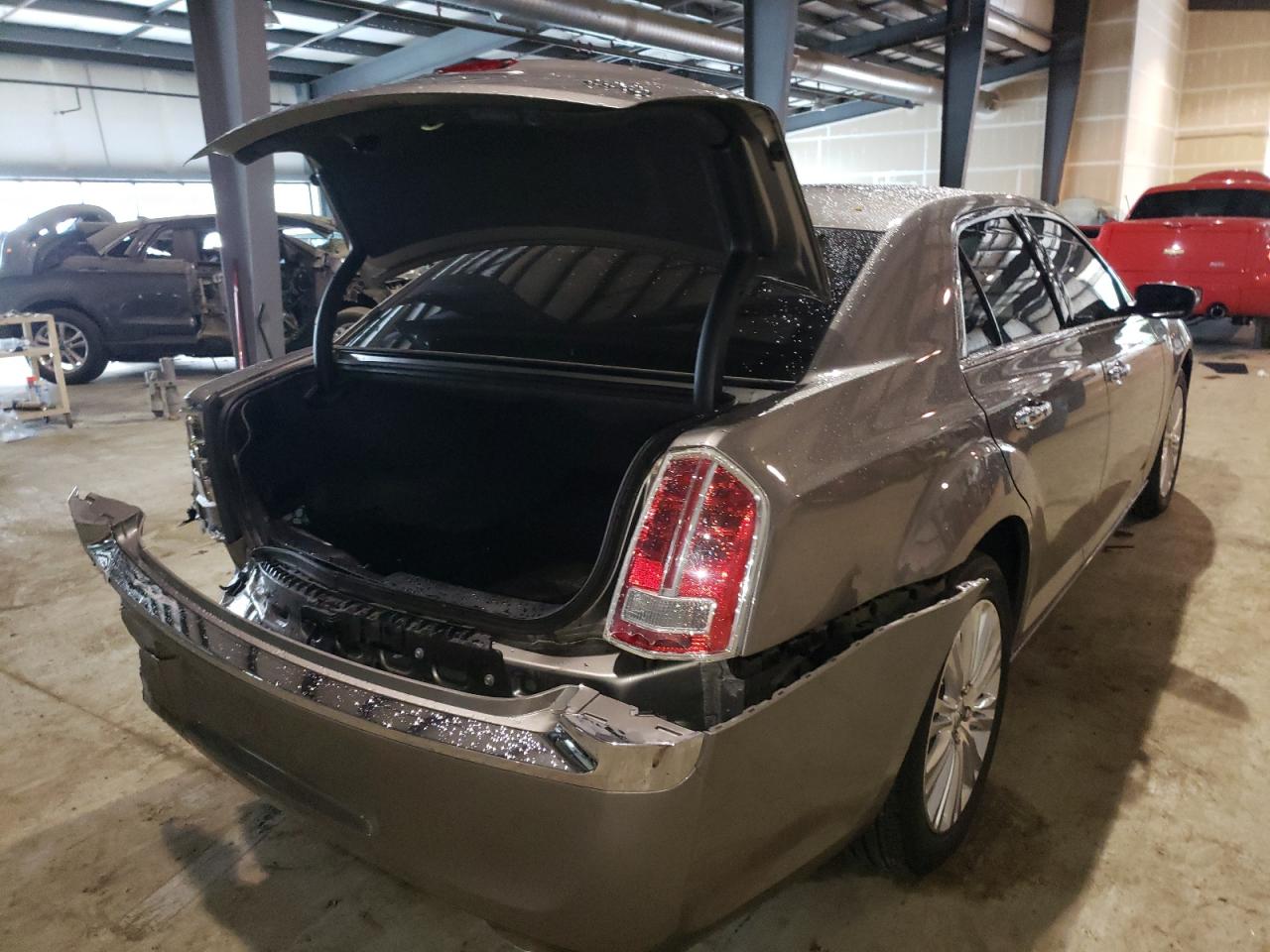 Photo 4 from auction – 2014 CHRYSLER 300C with VIN 2C3CCAKT8EH164461