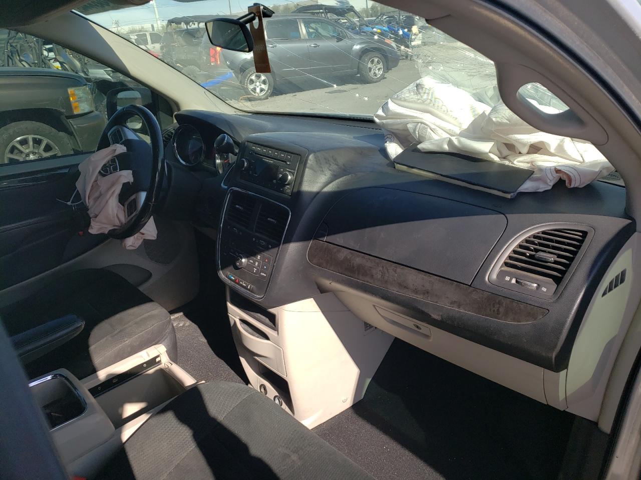 Photo 9 from auction – 2012 DODGE GRAND CARA with VIN 2C4RDGDG3CR107937