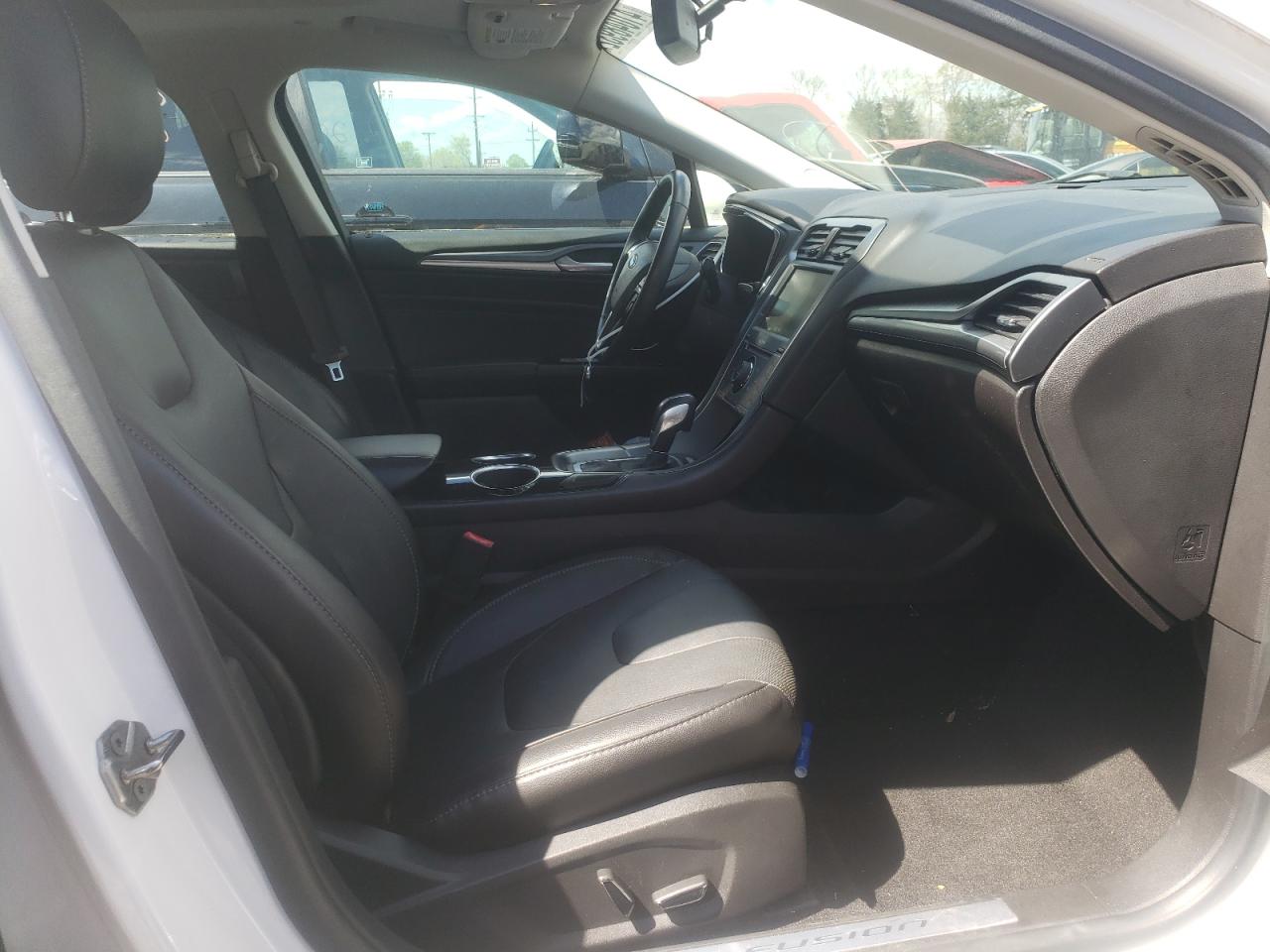 Photo 5 from auction – 2013 FORD FUSION TIT with VIN 3FA6P0RU9DR355479