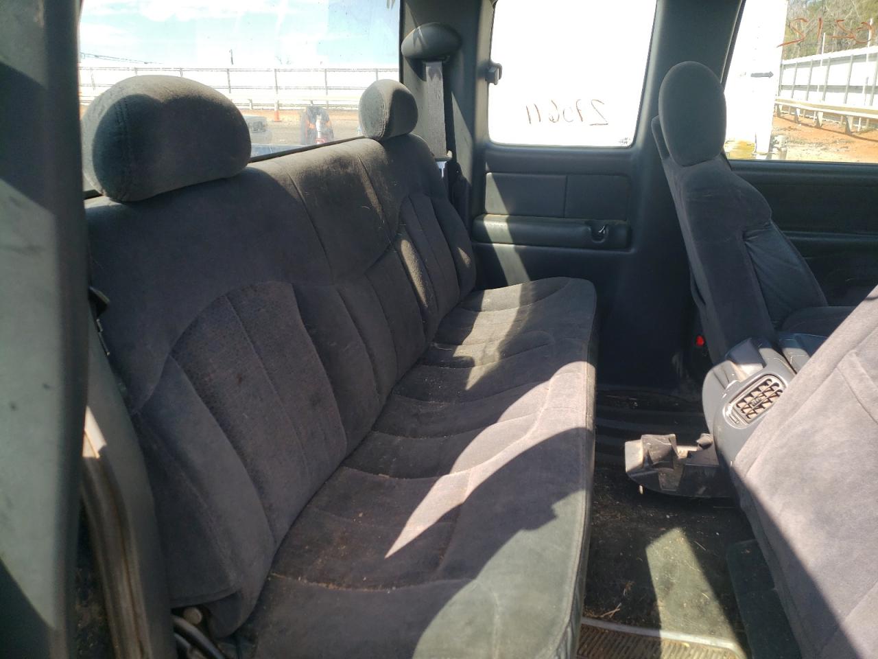 Photo 6 from auction – 2000 CHEVROLET SILVERADO with VIN 2GCEK19T0Y1240300