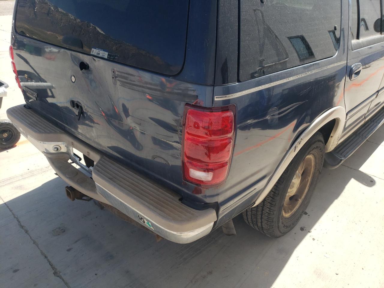 Photo 9 from auction – 1999 FORD EXPEDITION with VIN 1FMPU18L5XLA02015