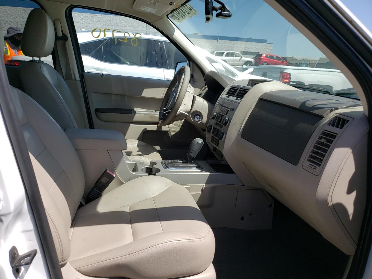 Photo 5 from auction – 2008 FORD ESCAPE XLT with VIN 1FMCU03138KA38632