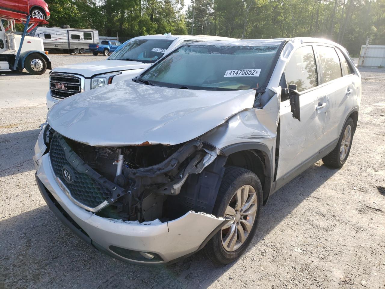 Photo 2 from auction – 2011 KIA SORENTO EX with VIN 5XYKU3A19BG026809