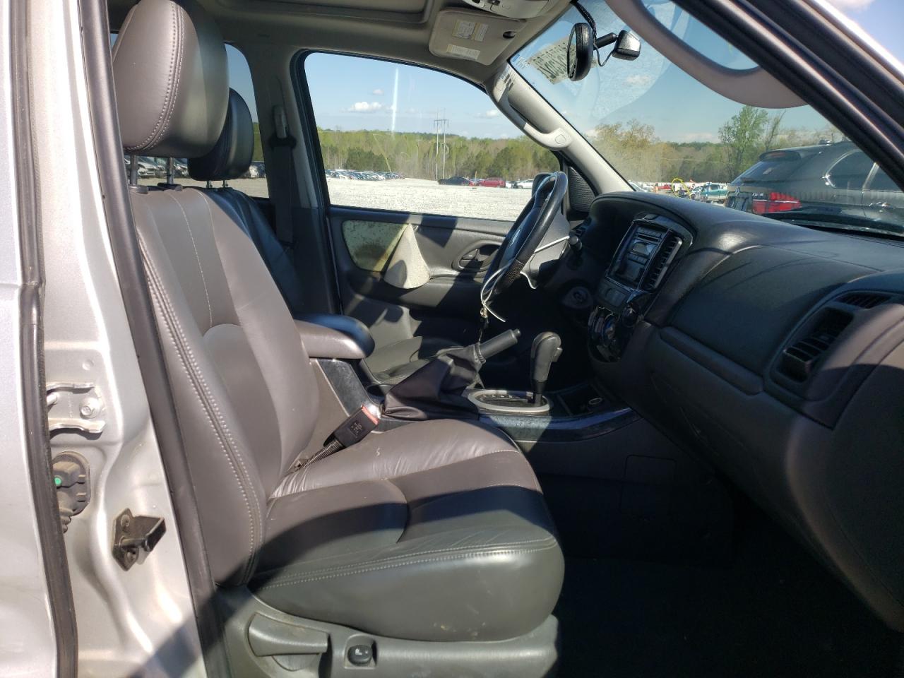 Foto 5 de la subasta – 2005 MAZDA TRIBUTE S con VIN 4F2CZ06105KM00235