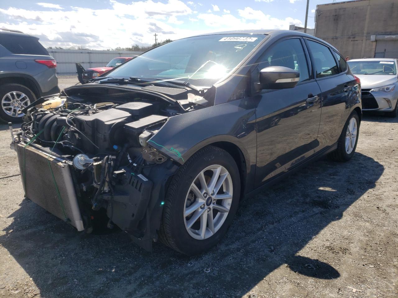 Photo 2 from auction – 2016 FORD FOCUS SE with VIN 1FADP3K28GL301904