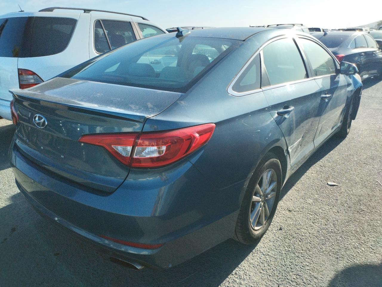 Photo 4 from auction – 2016 HYUNDAI SONATA SE with VIN 5NPE24AF8GH376887