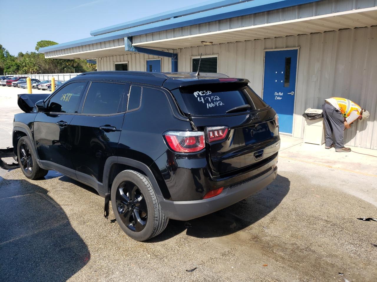 Photo 3 from auction – 2019 JEEP COMPASS LA with VIN 3C4NJCBB6KT836324