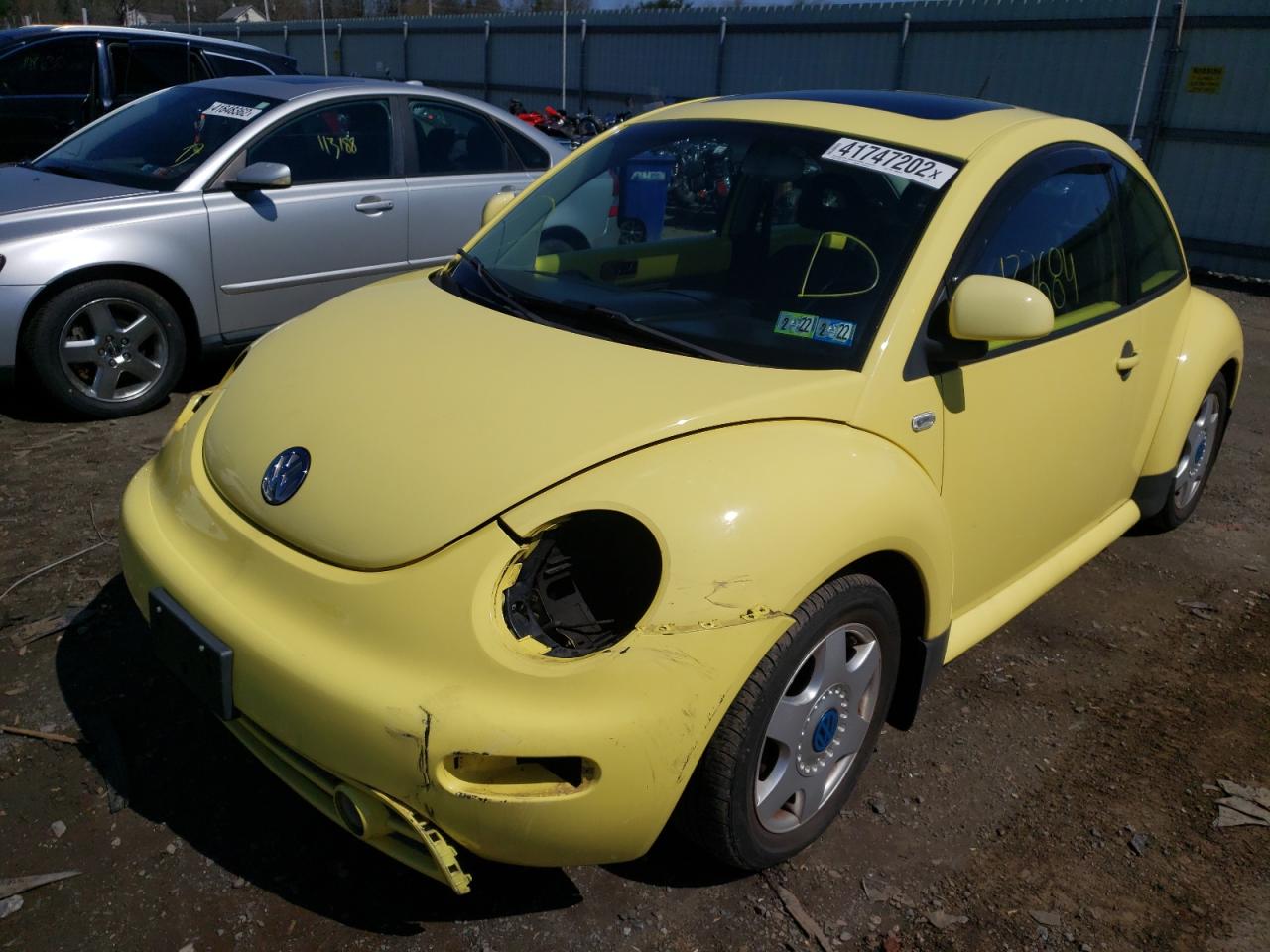 Photo 2 from auction – 2000 VOLKSWAGEN NEW BEETLE with VIN 3VWDD21C7YM431970