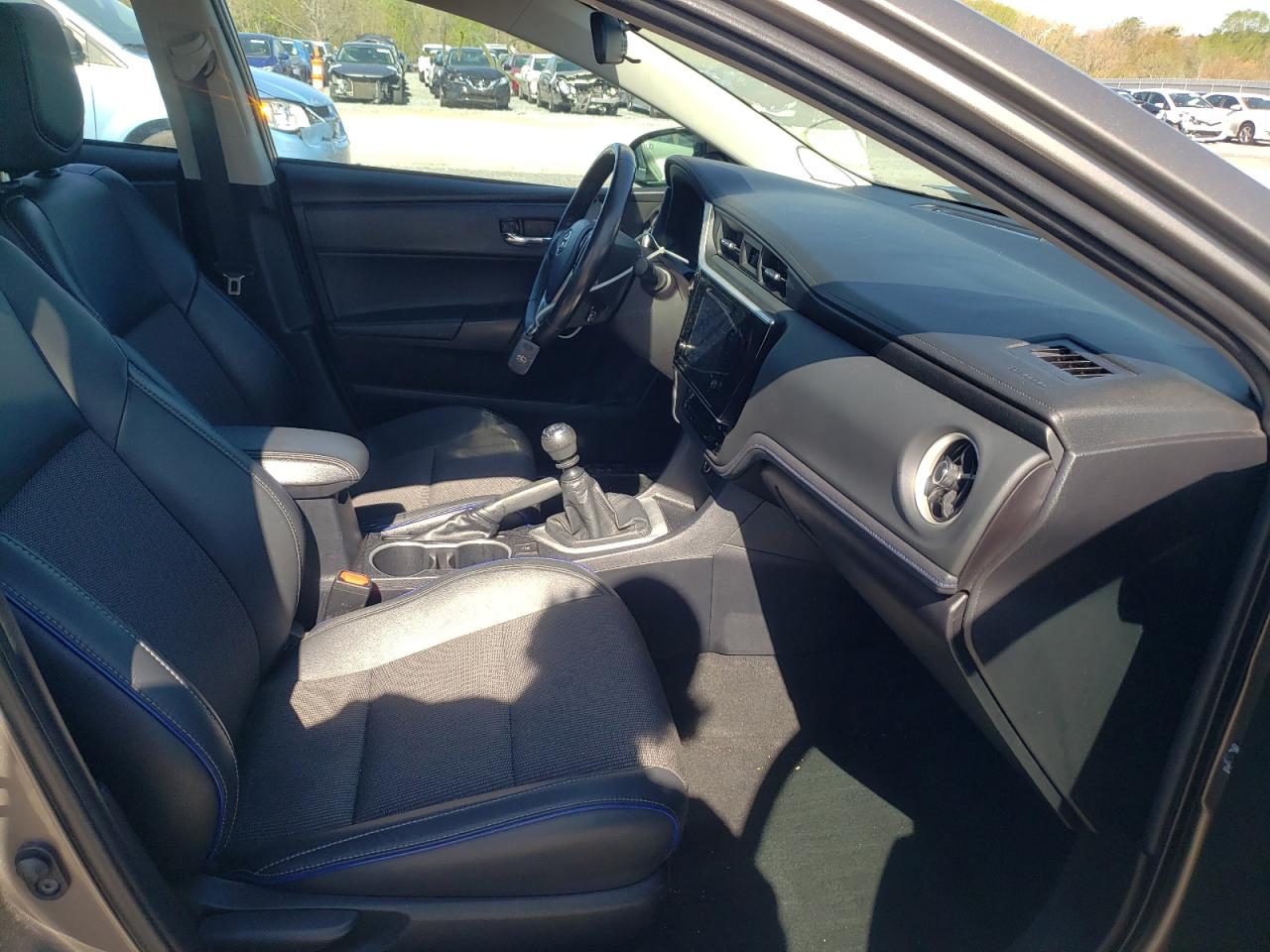 Photo 5 from auction – 2018 TOYOTA COROLLA L with VIN 2T1BURHE2JC107740