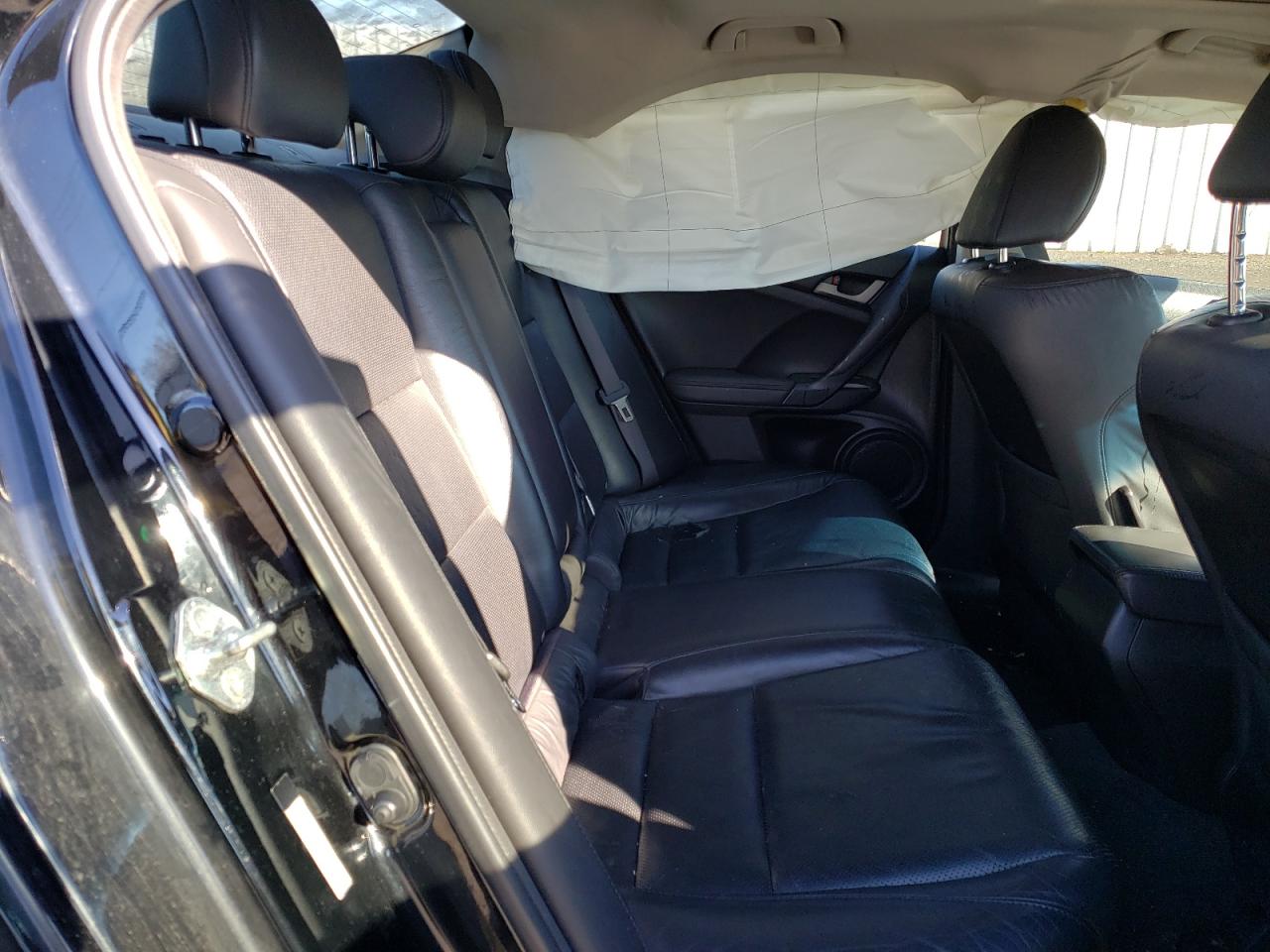 Photo 6 from auction – 2010 ACURA TSX with VIN JH4CU2F69AC005897