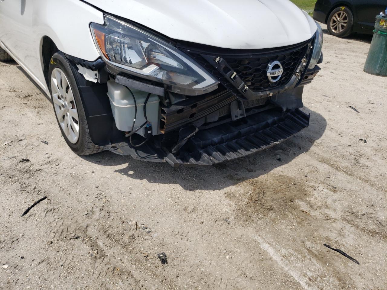 Photo 9 from auction – 2016 NISSAN SENTRA S with VIN 3N1AB7AP1GY234556