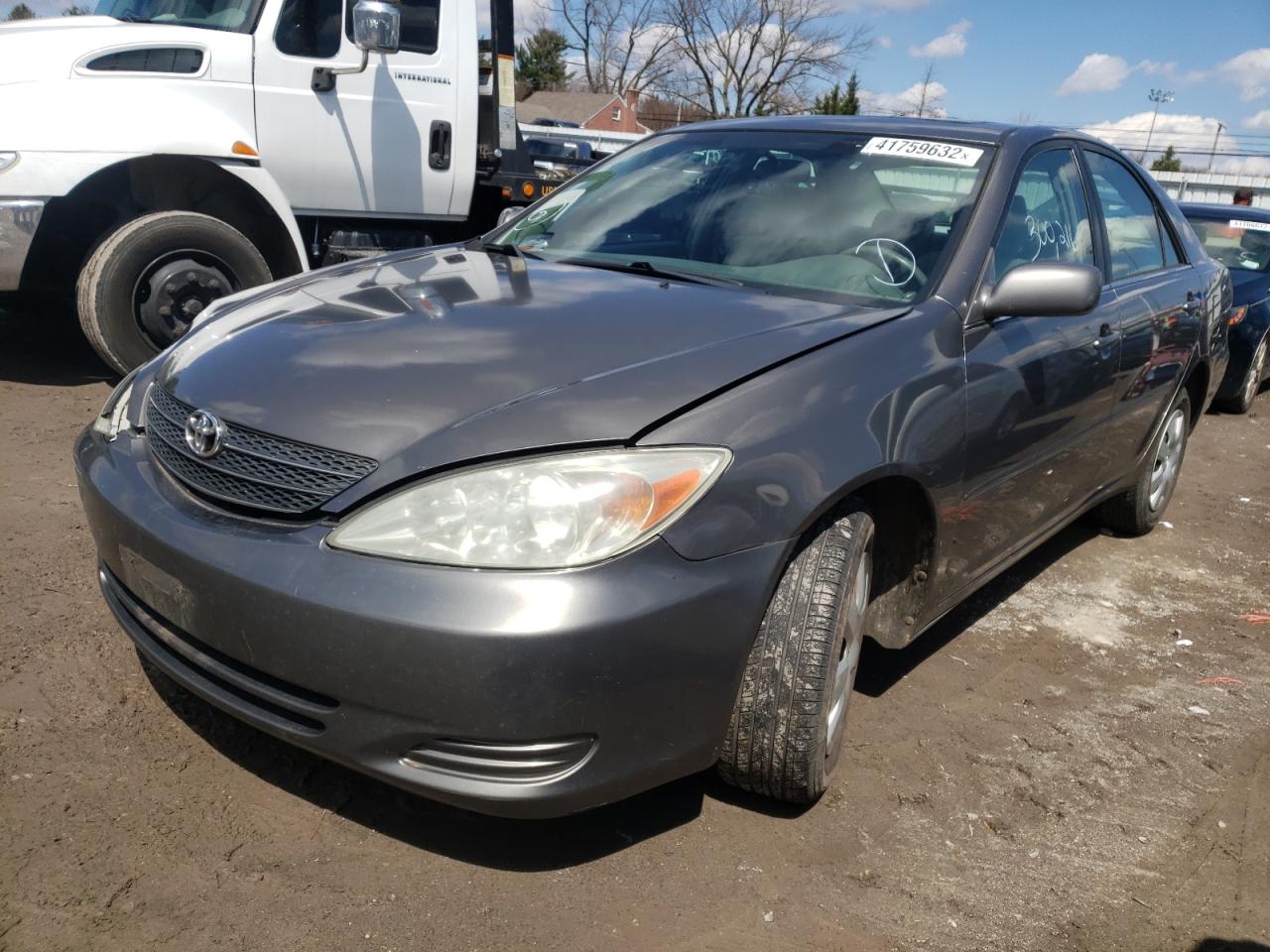 Photo 2 from auction – 2003 TOYOTA CAMRY LE with VIN 4T1BE30K43U670947