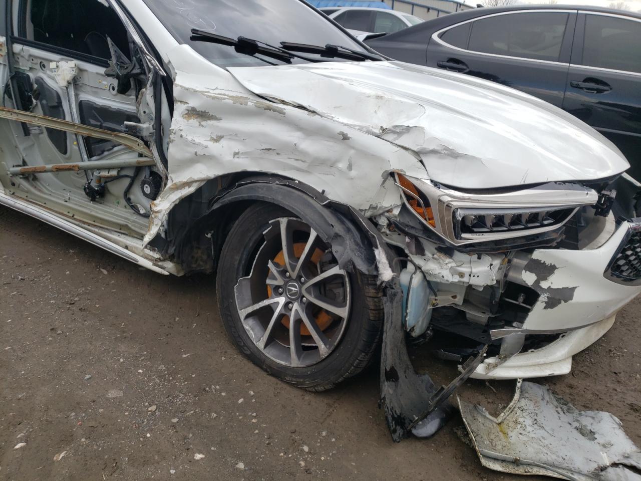 Photo 9 from auction – 2018 ACURA TLX TECH with VIN 19UUB2F53JA001523