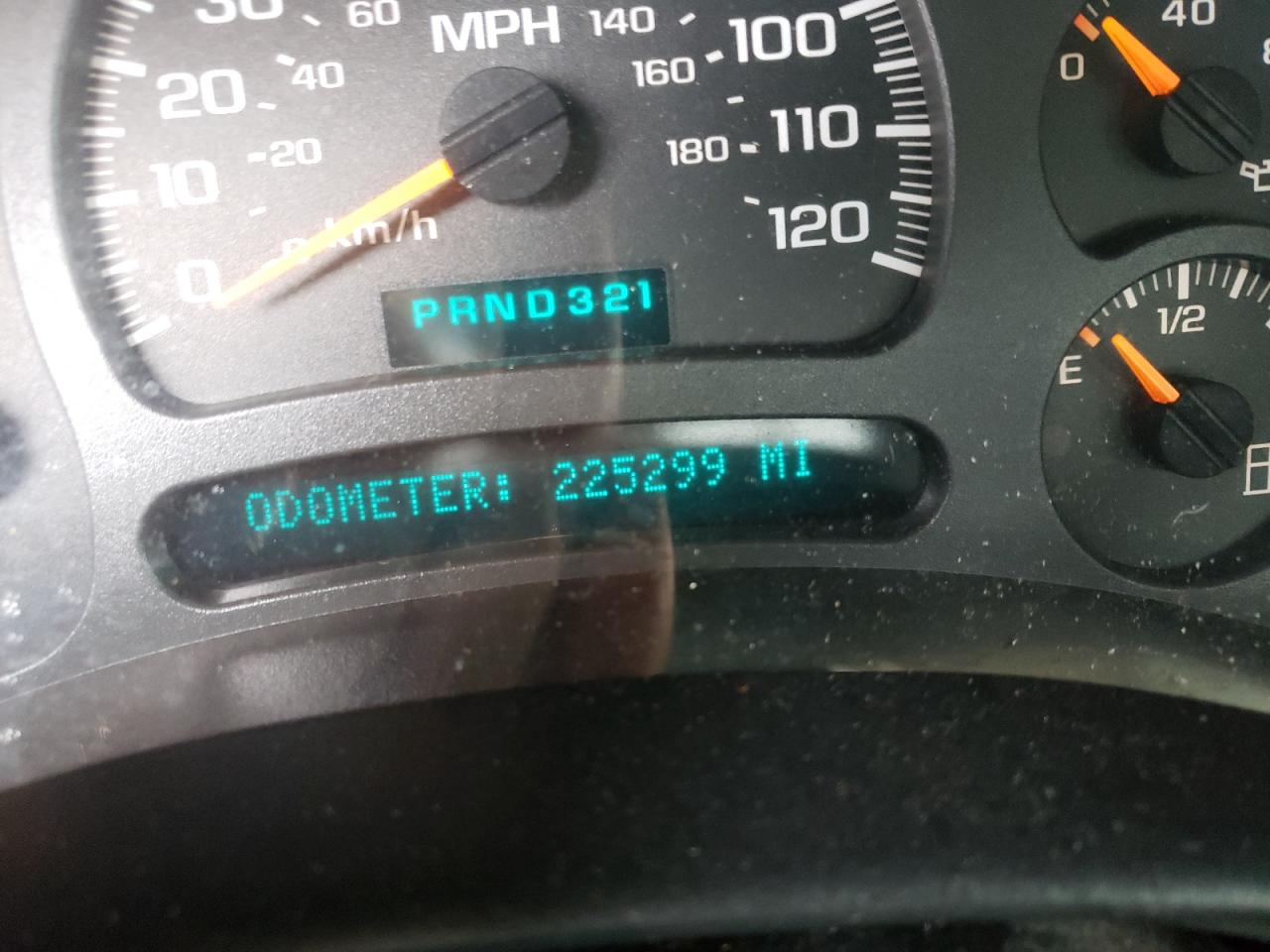Photo 8 from auction – 2005 GMC NEW SIERRA with VIN 2GTEK13T451199948