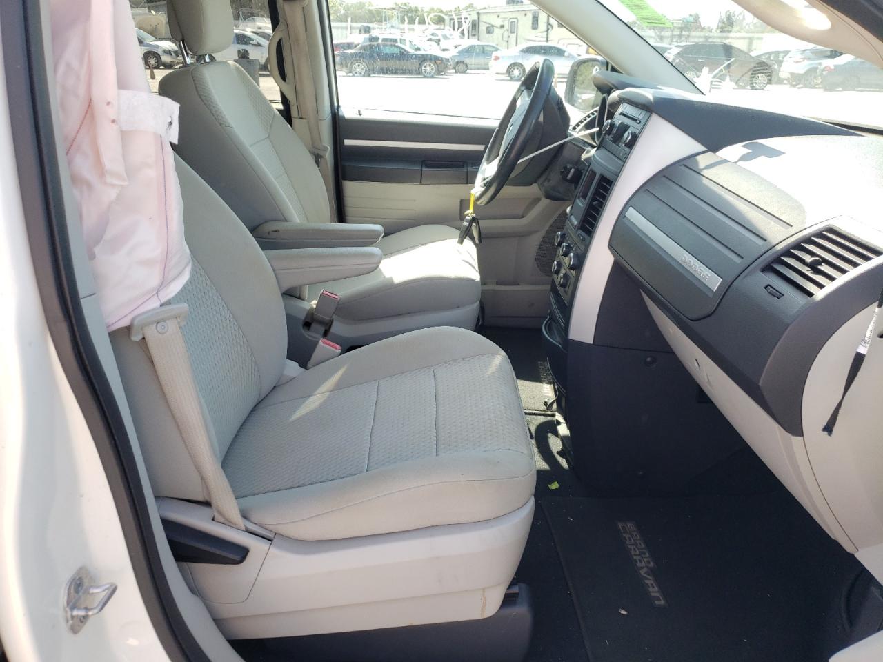 Photo 5 from auction – 2010 DODGE GRAND CARA with VIN 2D4RN3D10AR379346