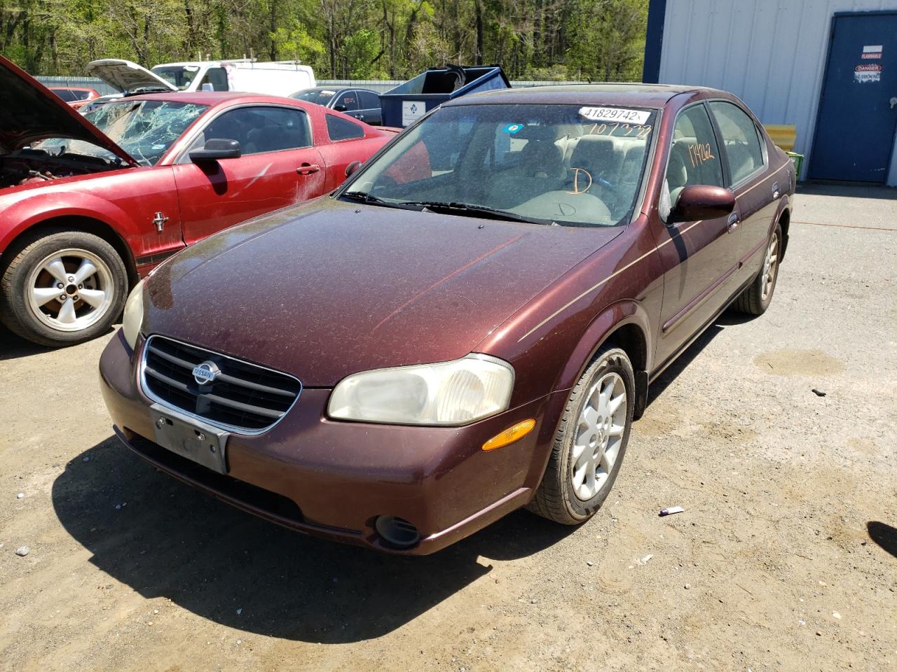 Photo 2 from auction – 2000 NISSAN MAXIMA GLE with VIN JN1CA31D7YT707333