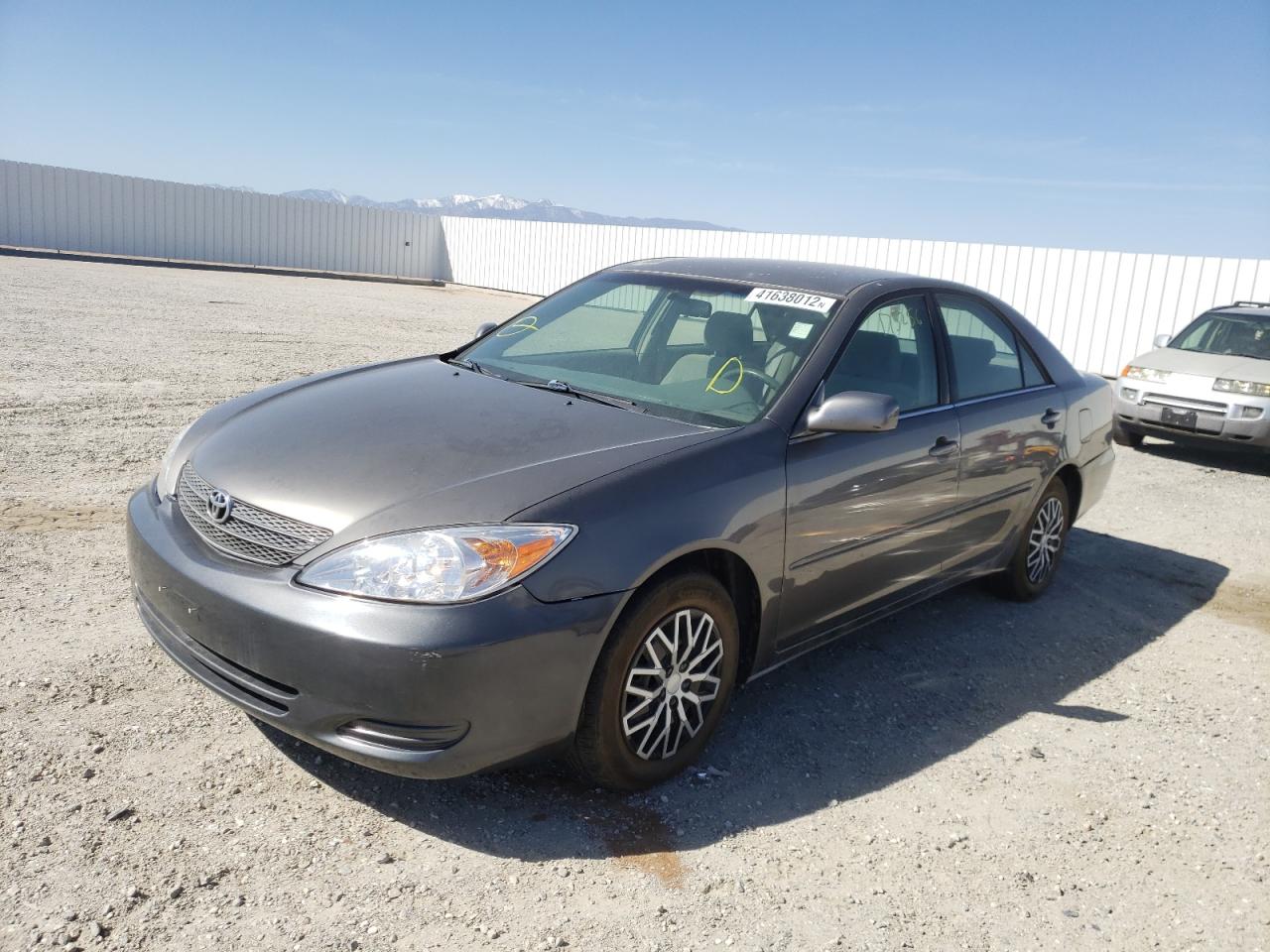 Photo 2 from auction – 2002 TOYOTA CAMRY LE with VIN JTDBE32K520091439