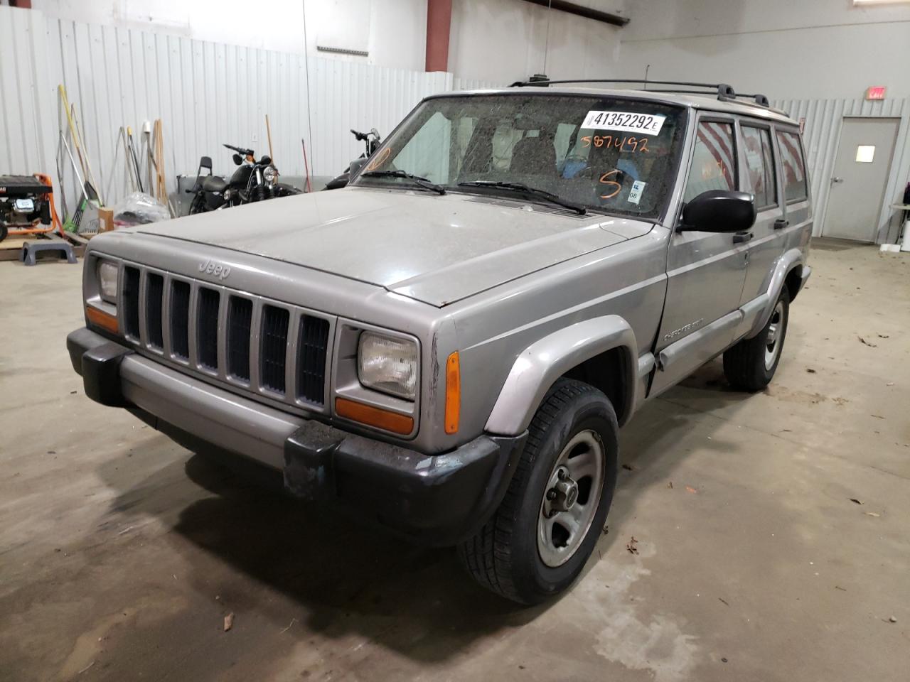 Photo 2 from auction – 2001 JEEP CHEROKEE S with VIN 1J4FT48S81L587492
