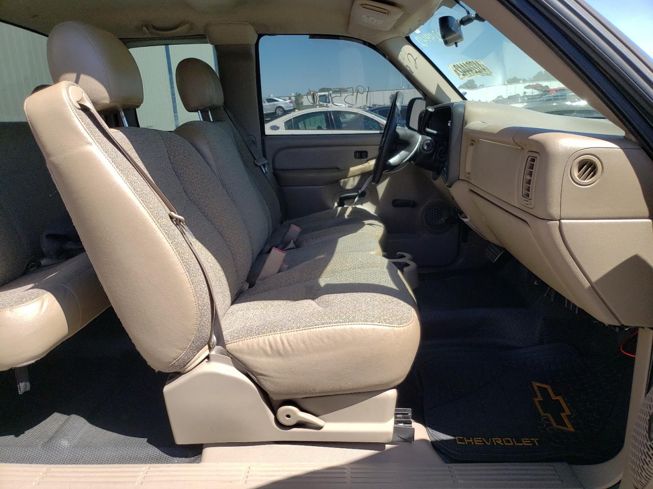 Photo 5 from auction – 2004 CHEVROLET 1500 SILVE with VIN 1GCEC19XX4Z328370